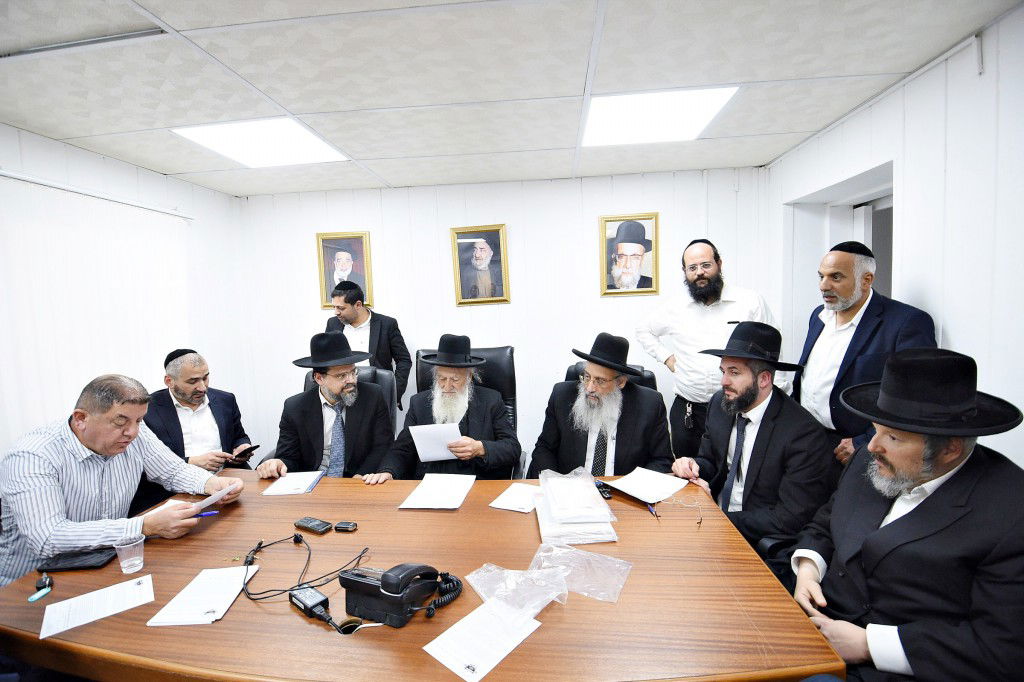 פראג' - הגוי של ביתר עילית, קנה את החמץ | תיעוד