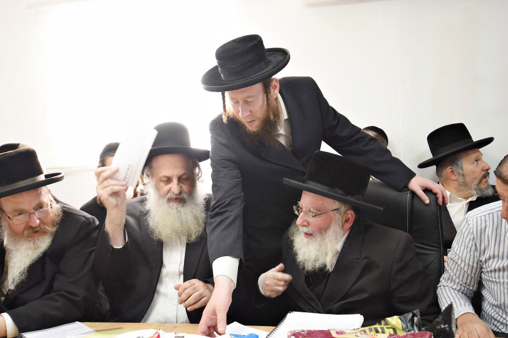 פראג' - הגוי של ביתר עילית, קנה את החמץ | תיעוד