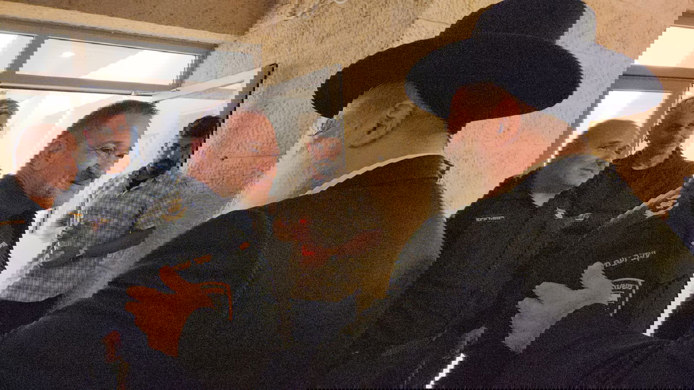 כשהרב יגאל כהן פגש את מפכ"ל המשטרה בכותל | צפו