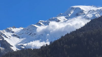 תיעוד: מפולת שלגים עצומה באלפים בצרפת; ארבעה נהרגו