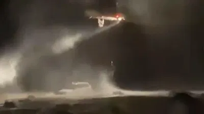 חיפושים אחר שלושה נעדרים; עשרות חולצו מאזורי השטפונות | צפו בחילוץ מוסק