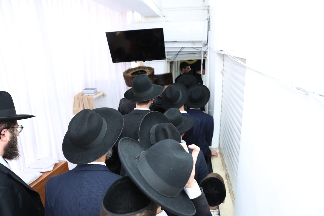 הקבלת פני רבו בבית ראש הישיבה הגר"ג אדלשטיין