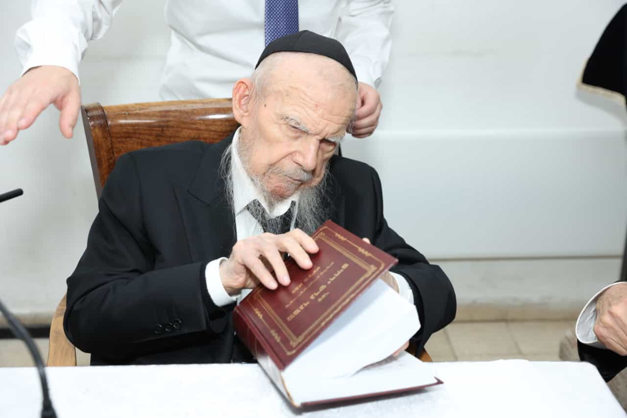 הקבלת פני רבו בבית ראש הישיבה הגר"ג אדלשטיין