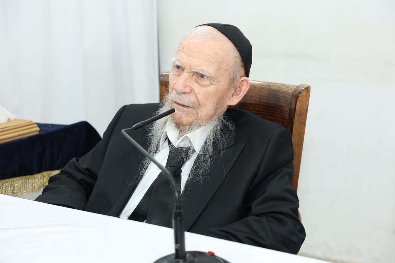 הקבלת פני רבו בבית ראש הישיבה הגר"ג אדלשטיין