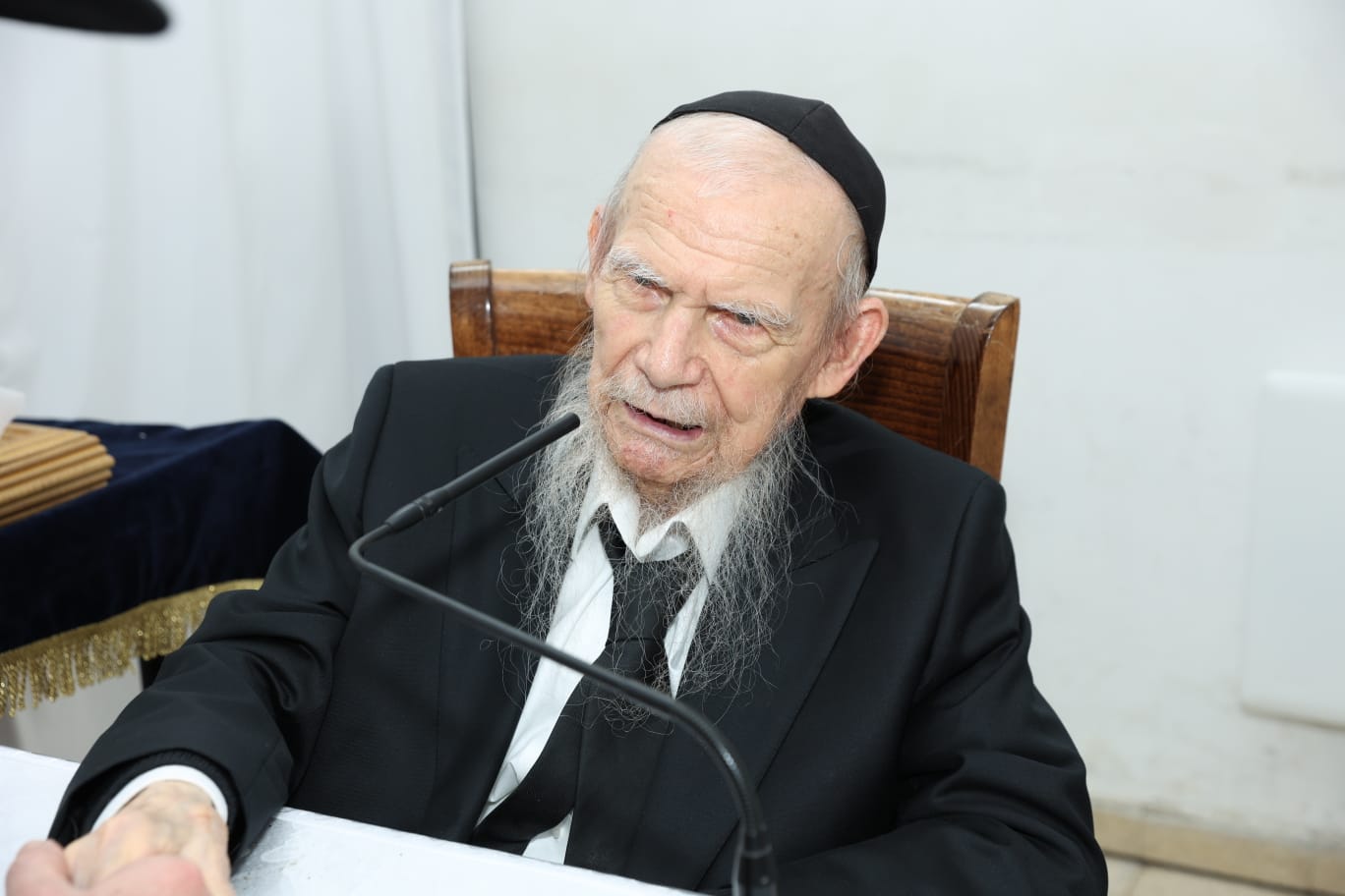 הקבלת פני רבו בבית ראש הישיבה הגר"ג אדלשטיין