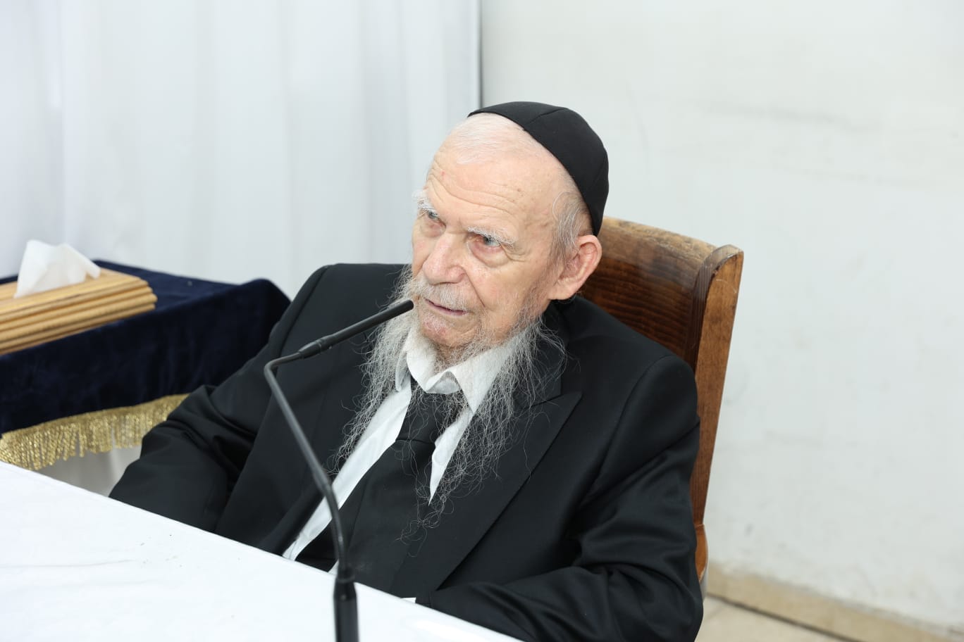 הקבלת פני רבו בבית ראש הישיבה הגר"ג אדלשטיין