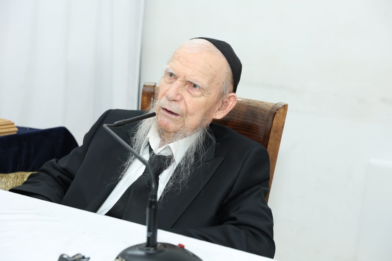 הקבלת פני רבו בבית ראש הישיבה הגר"ג אדלשטיין