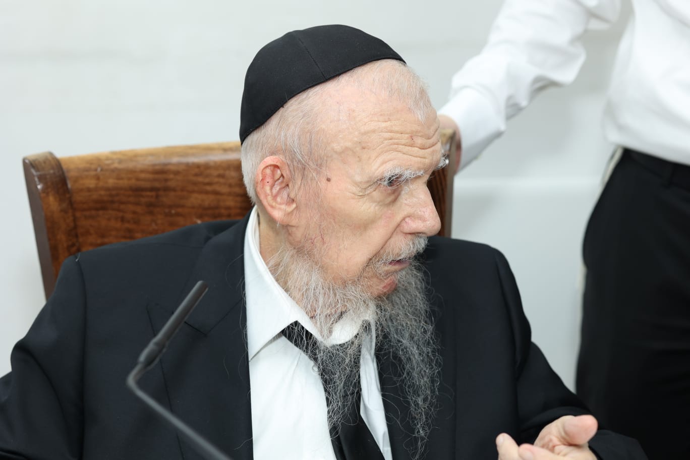 הקבלת פני רבו בבית ראש הישיבה הגר"ג אדלשטיין