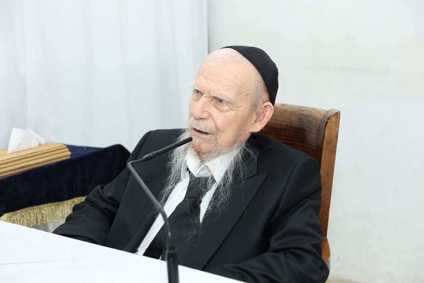 הקבלת פני רבו בבית ראש הישיבה הגר"ג אדלשטיין