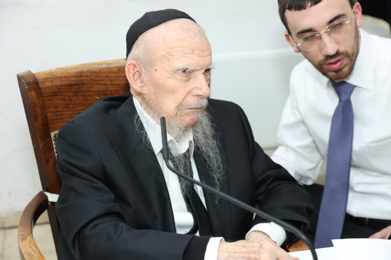 הקבלת פני רבו בבית ראש הישיבה הגר"ג אדלשטיין