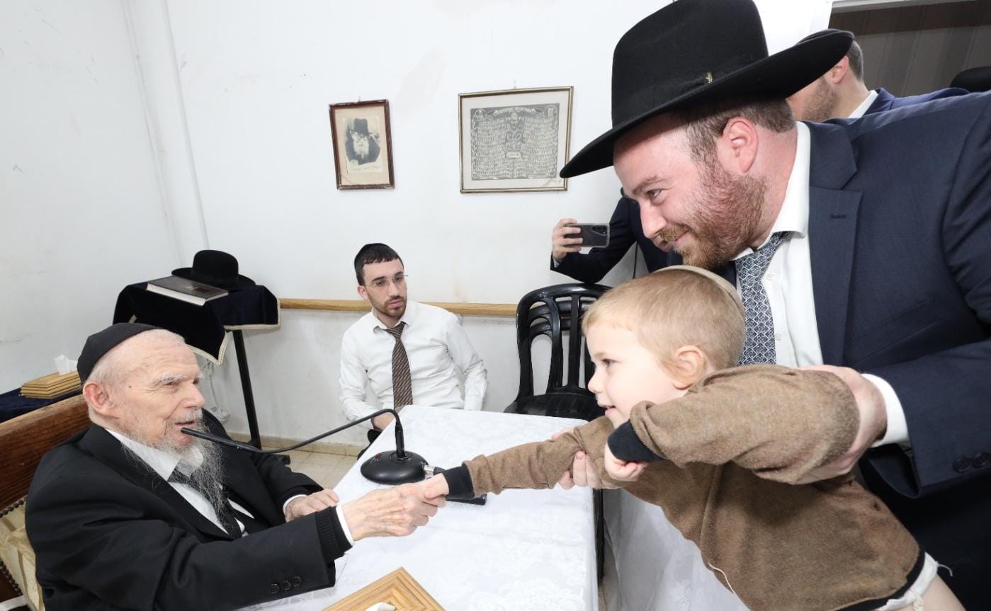 הקבלת פני רבו בבית ראש הישיבה הגר"ג אדלשטיין