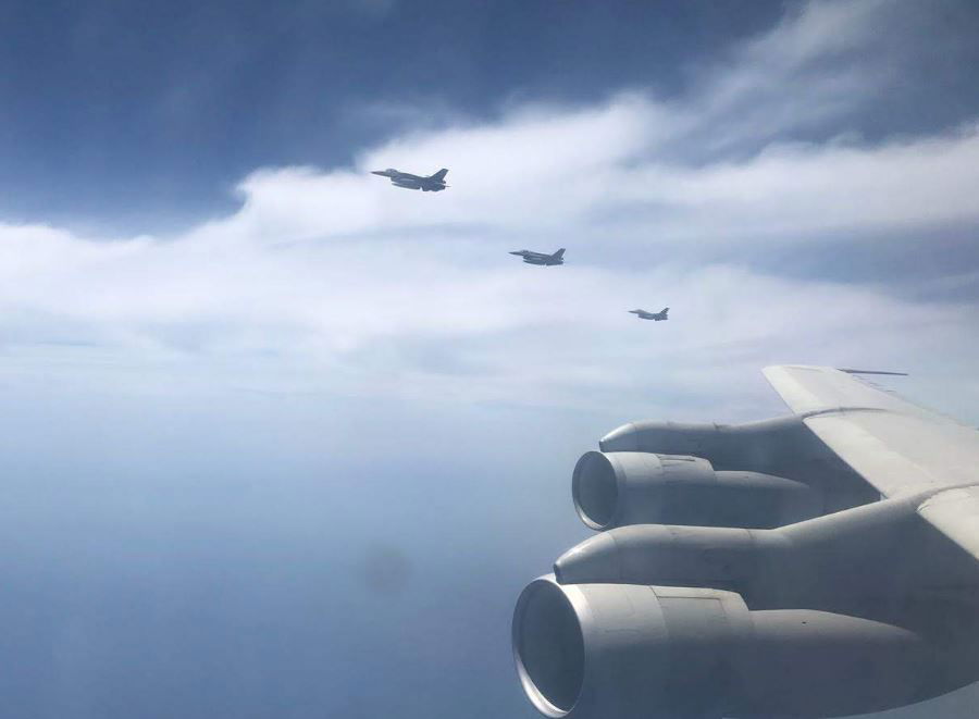 מטוסי קרב בשחקים. אילוסטרציה