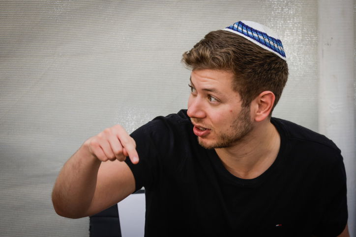 יאיר נתניהו, ארכיון, זכאי לדרכון דיפלומטי