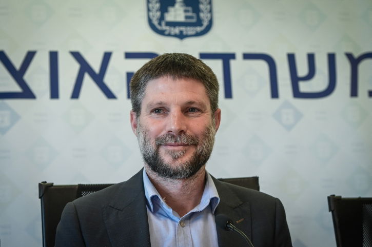 סמוטריץ' מרוצה: "מתחילים לראות את האור בקצה המנהרה"