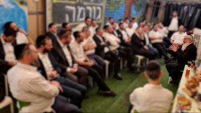 הרב פייבלזון עם מנהלי הקהילות של אחוות תורה באזור המרכז