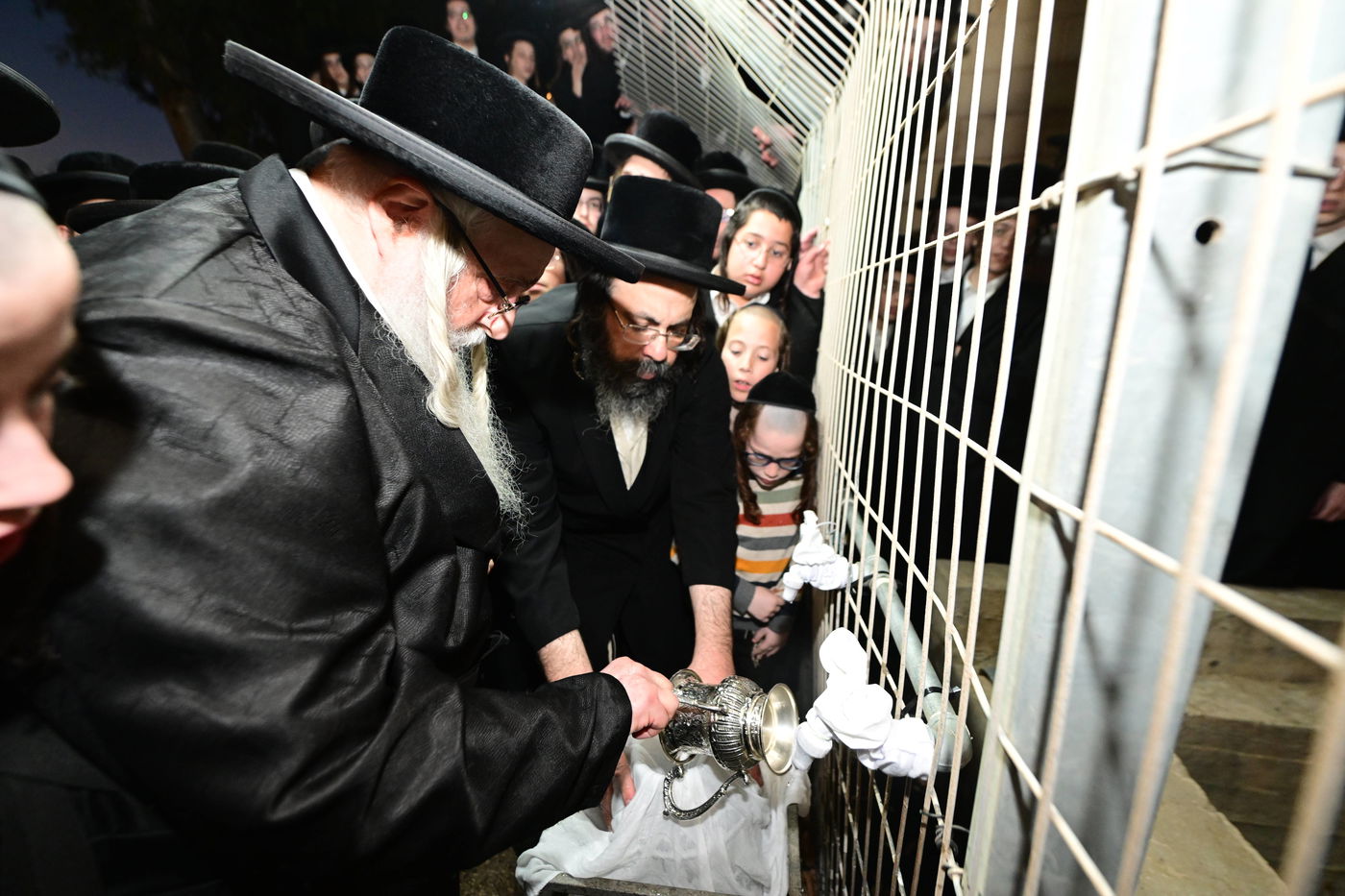 מראות חג הפסח בחצר הקודש צאנז | תיעוד מסכם