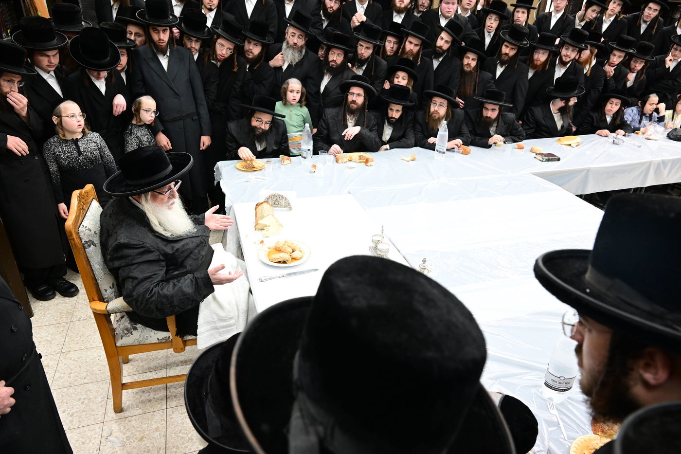 מראות חג הפסח בחצר הקודש צאנז | תיעוד מסכם