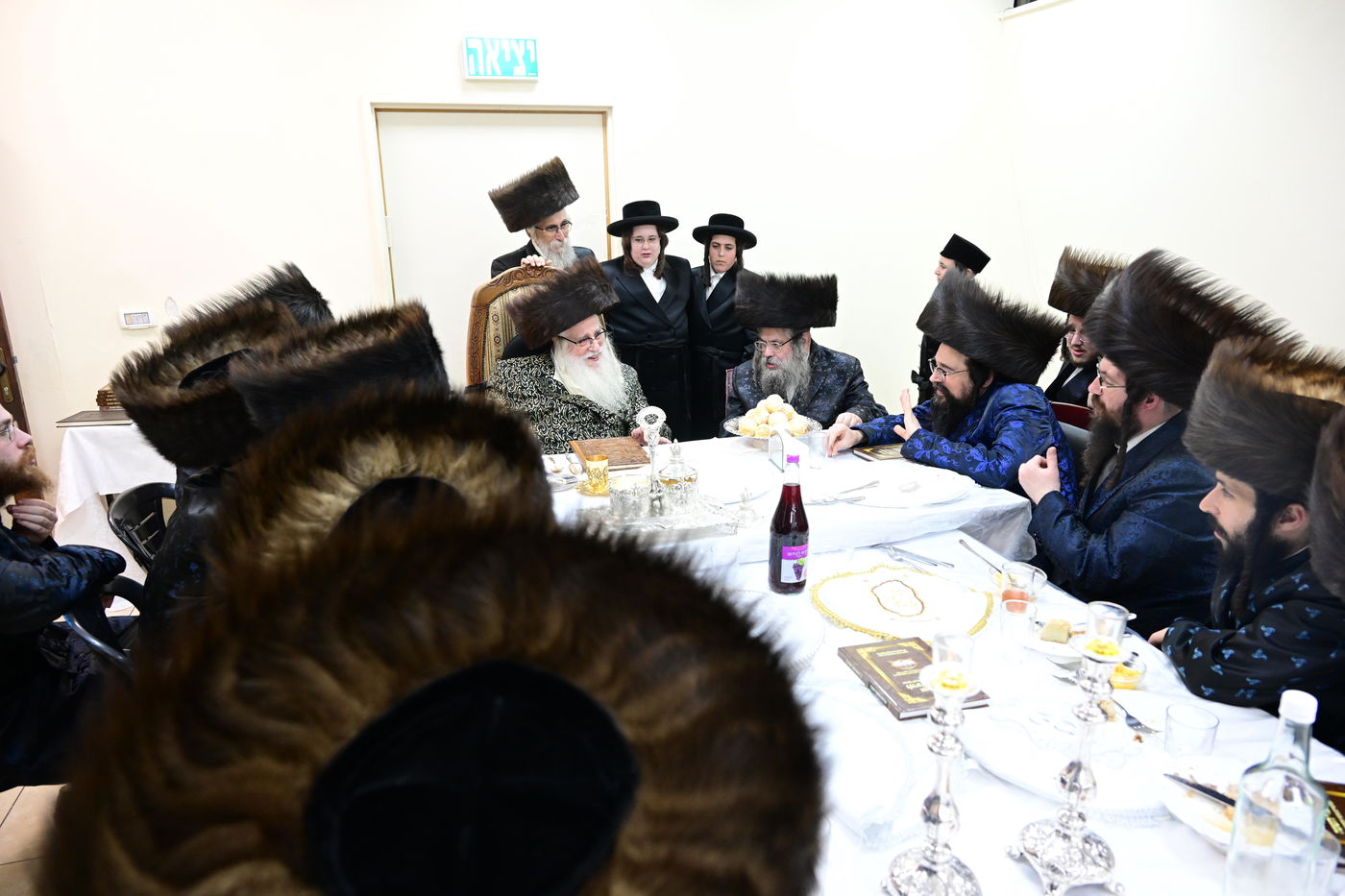 מראות חג הפסח בחצר הקודש צאנז | תיעוד מסכם