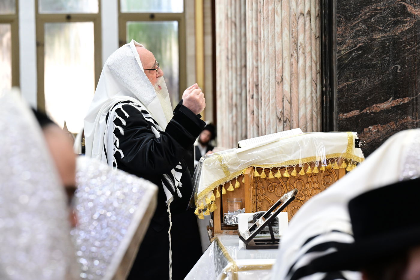 מראות חג הפסח בחצר הקודש צאנז | תיעוד מסכם