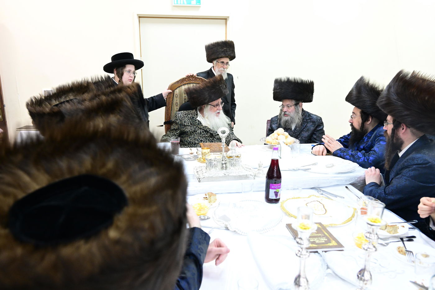 מראות חג הפסח בחצר הקודש צאנז | תיעוד מסכם