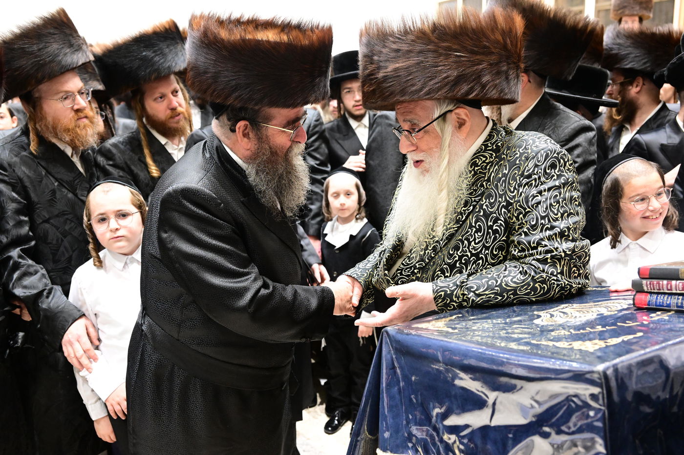 מראות חג הפסח בחצר הקודש צאנז | תיעוד מסכם