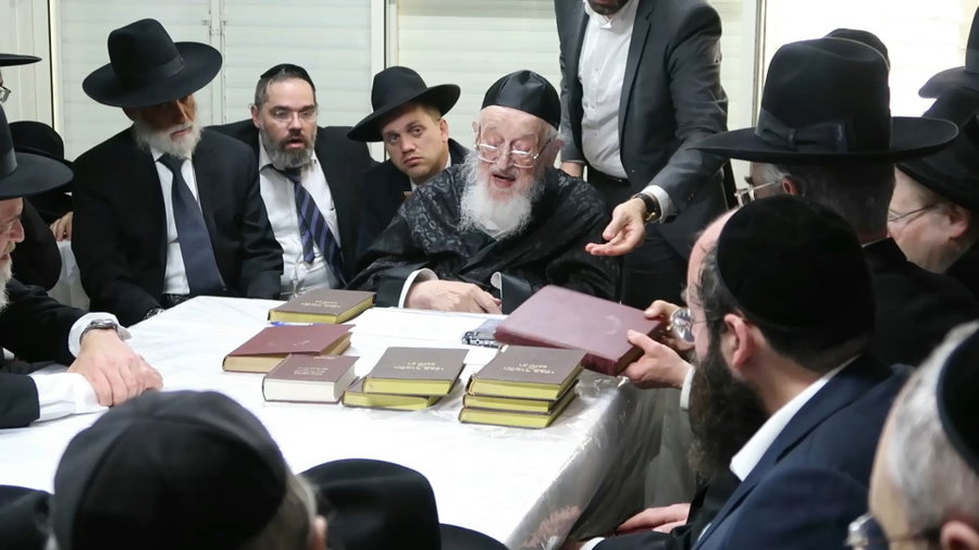 ראש הישיבה בשיחת חג