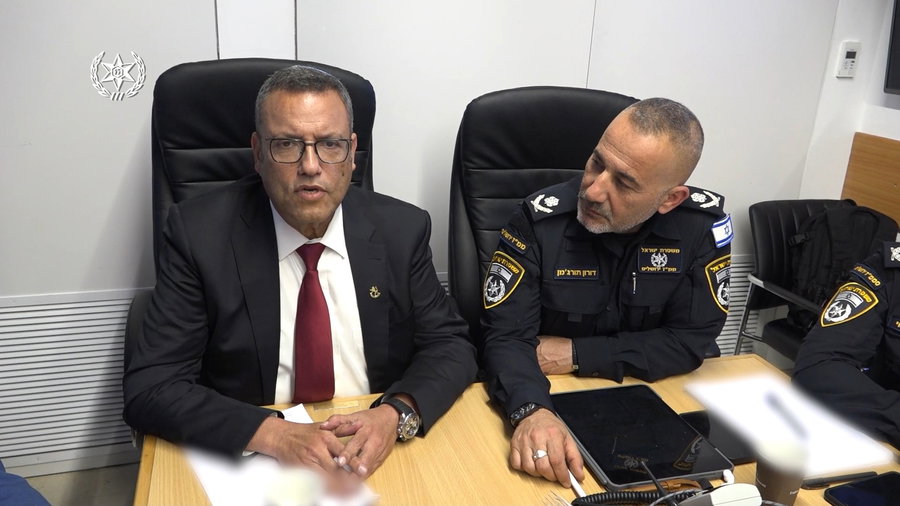ראש עיריית ירושלים ומפקד המחוז
