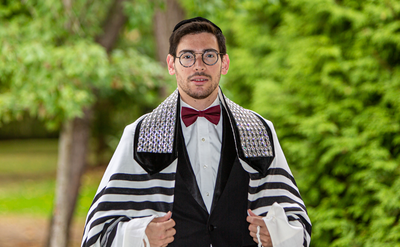 לייזר ברוק סופר בשירה: "ארבעה ועשרים יום"