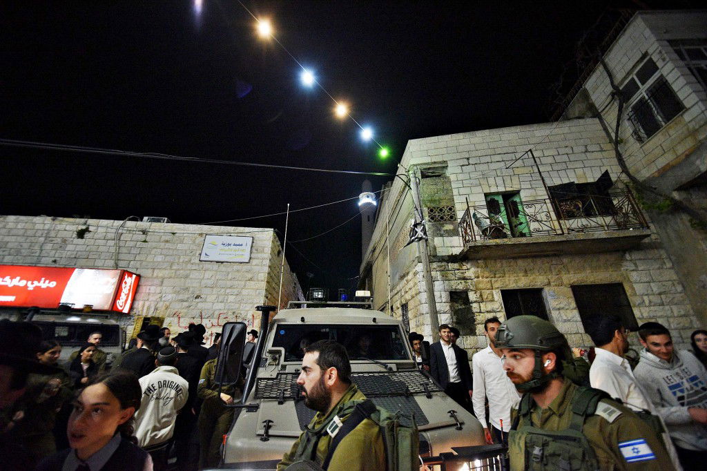 תיעוד ענק ומסכם: אלפים בקברו של יהושע בן נון