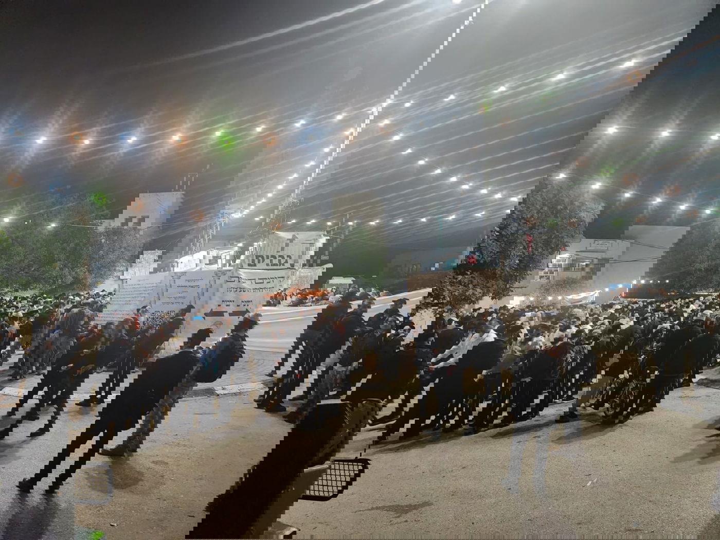 הכניסה למתחם הקבר