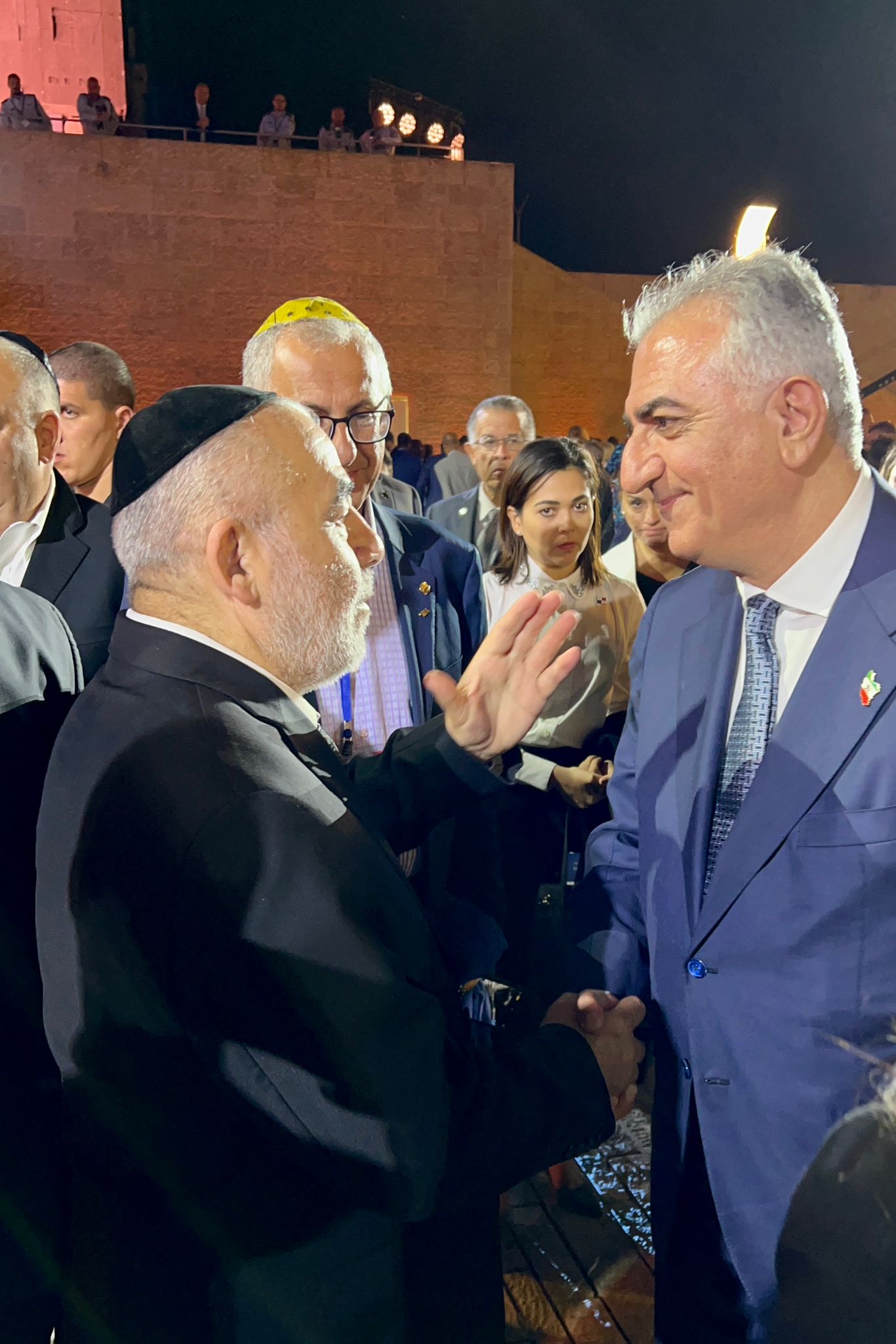 הנסיך האיראני נפגש עם רבה של יהדות משהד בישראל