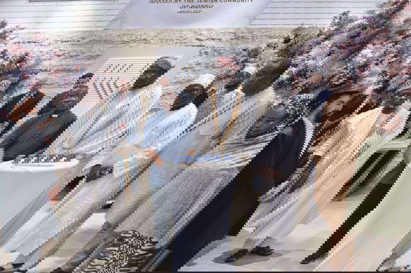 עם נציגי דתות מכל העולם: הדלקת נר בניגריה לזכר ששת המיליונים