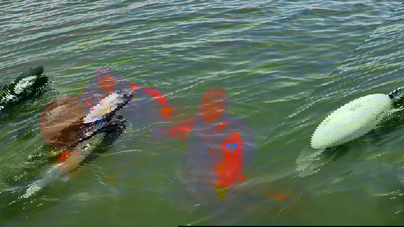 כך מתבצעים החיפושים אחר הנעדר מתחת למי הכינרת | צפו