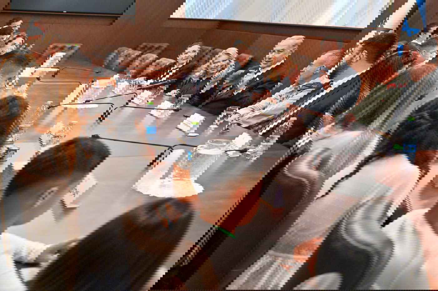 לקראת יום הזיכרון: נתניהו ורעייתו נפגשו עם היתומים הצעירים ואלמנות צה"ל