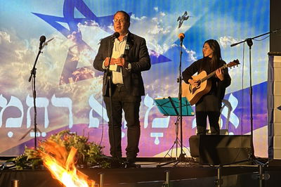 החזן יעקב רובין בתפילת "א-ל מלא רחמים" • צפו