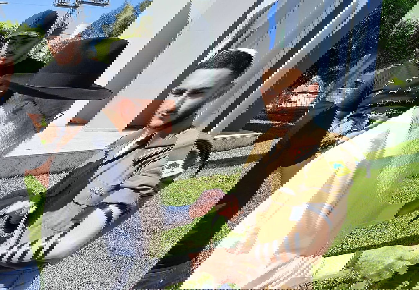 תיעוד מרגש: חיילים ובני משפחות החללים מניחים תפילין לזכר הגיבורים