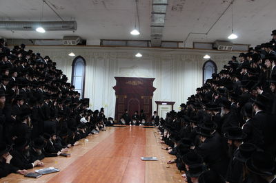 הרבי ממכנובקא בעלזא בשיעור לקראת זמן קיץ