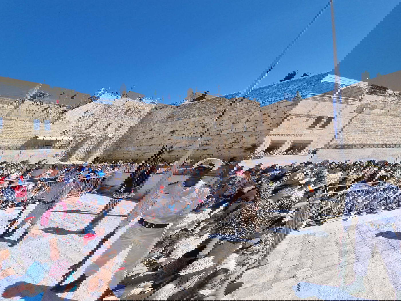 אחרי שביטל נוכחות בטקס: זה מה שעשה השר החרדי בצפירה