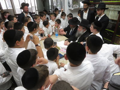 הילדים עם הגרי"ש קנייבסקי