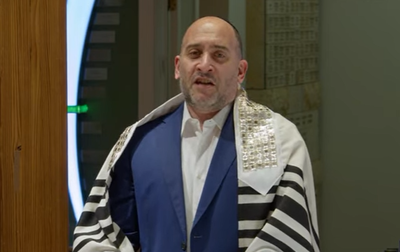 נתנאל הרשטיק והמקהלה מבצעים: "יגדל"