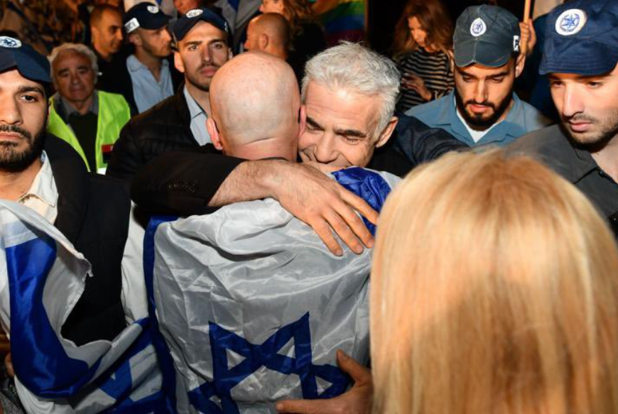 יאיר לפיד, הערב