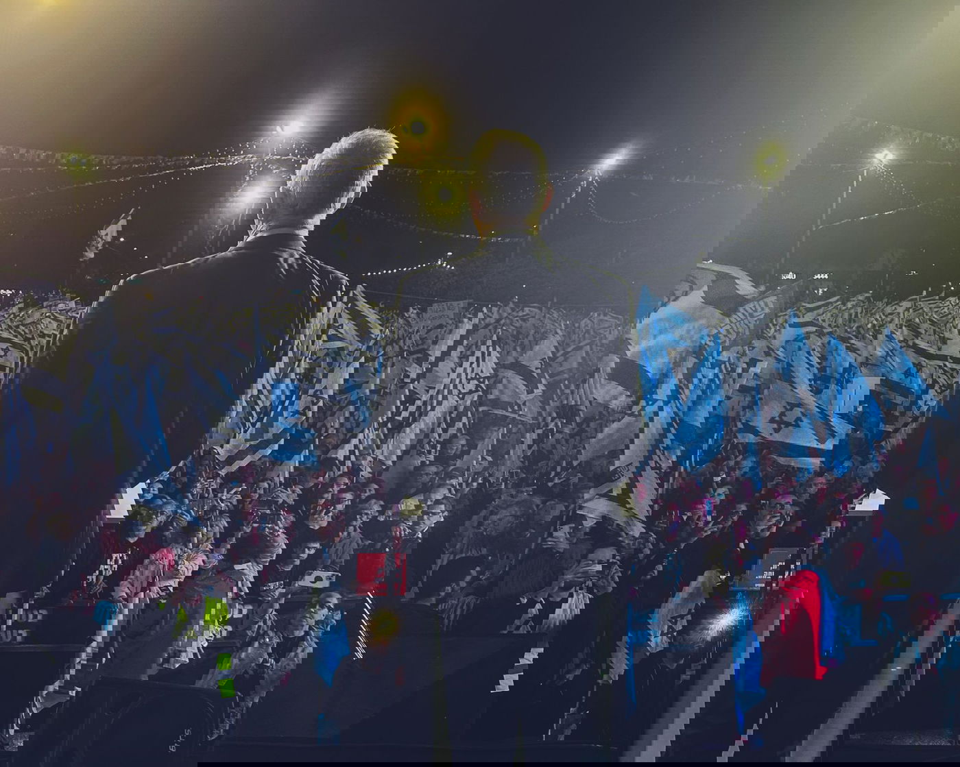 בני גנץ ברעננה, הערב