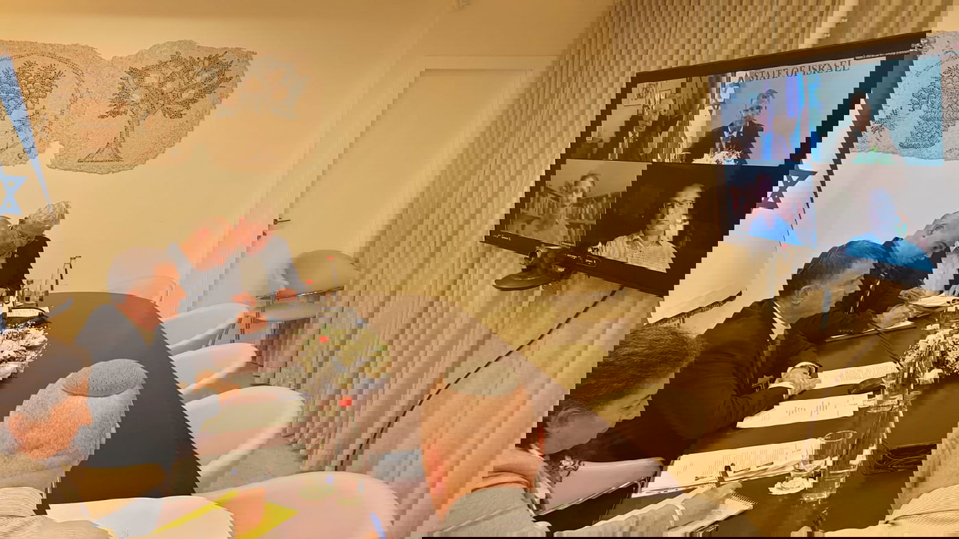 אדלשטיין, היום בפגישה