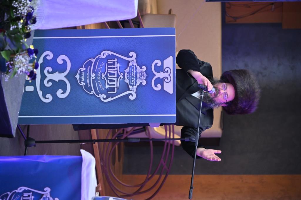 עשרות תורמים בשבת מרוממת עם הרבי מויז'ניץ בגיאורגיה | צפו