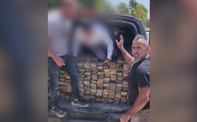 תיעוד: בלשי משמר הגבול תפסו עשרה שב"חים ברכב 