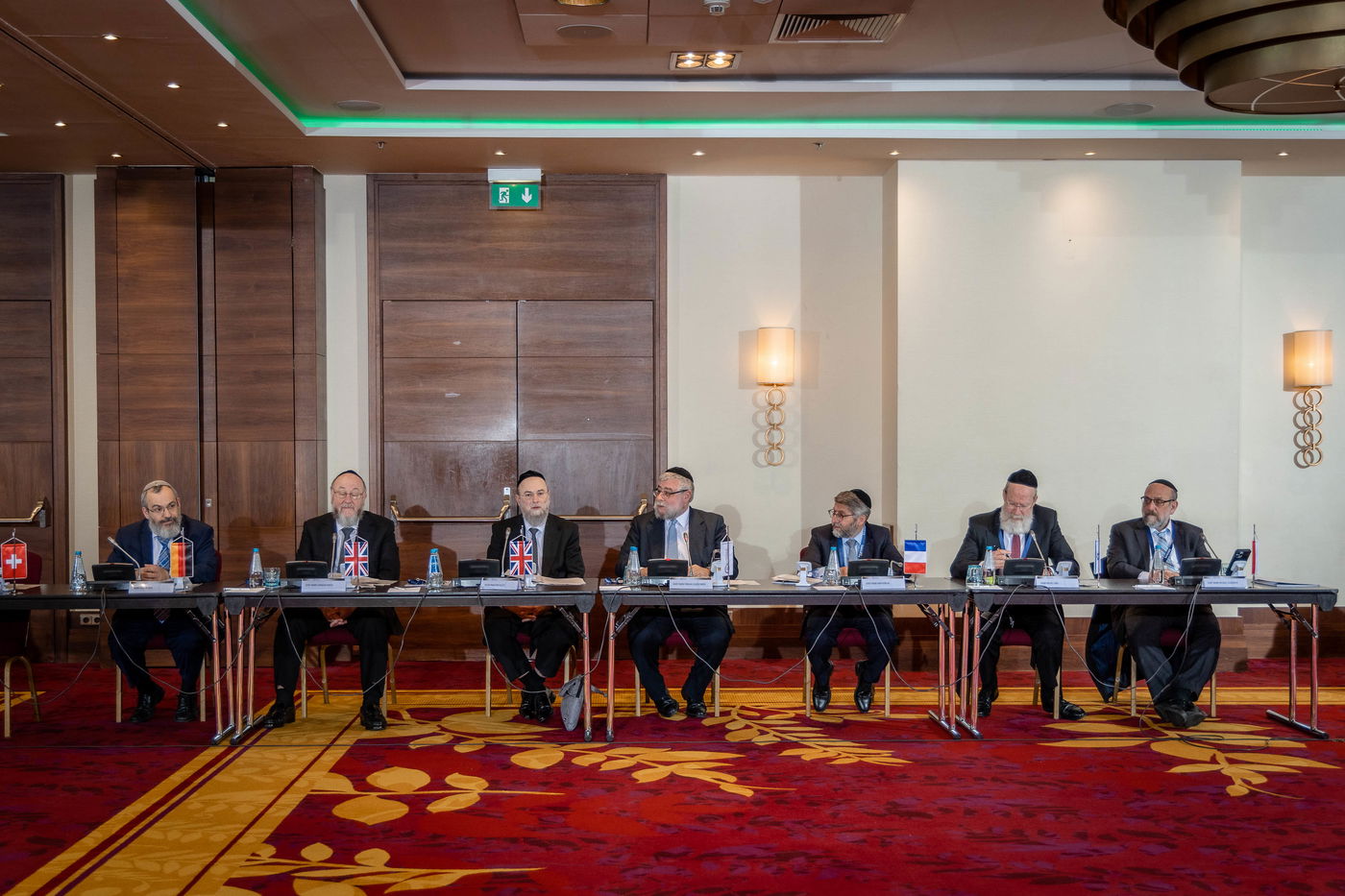 רבני ודייני אירופה קוראים למוסדות האיחוד האירופי לבלום

יוזמות חקיקה אנטישמיות 