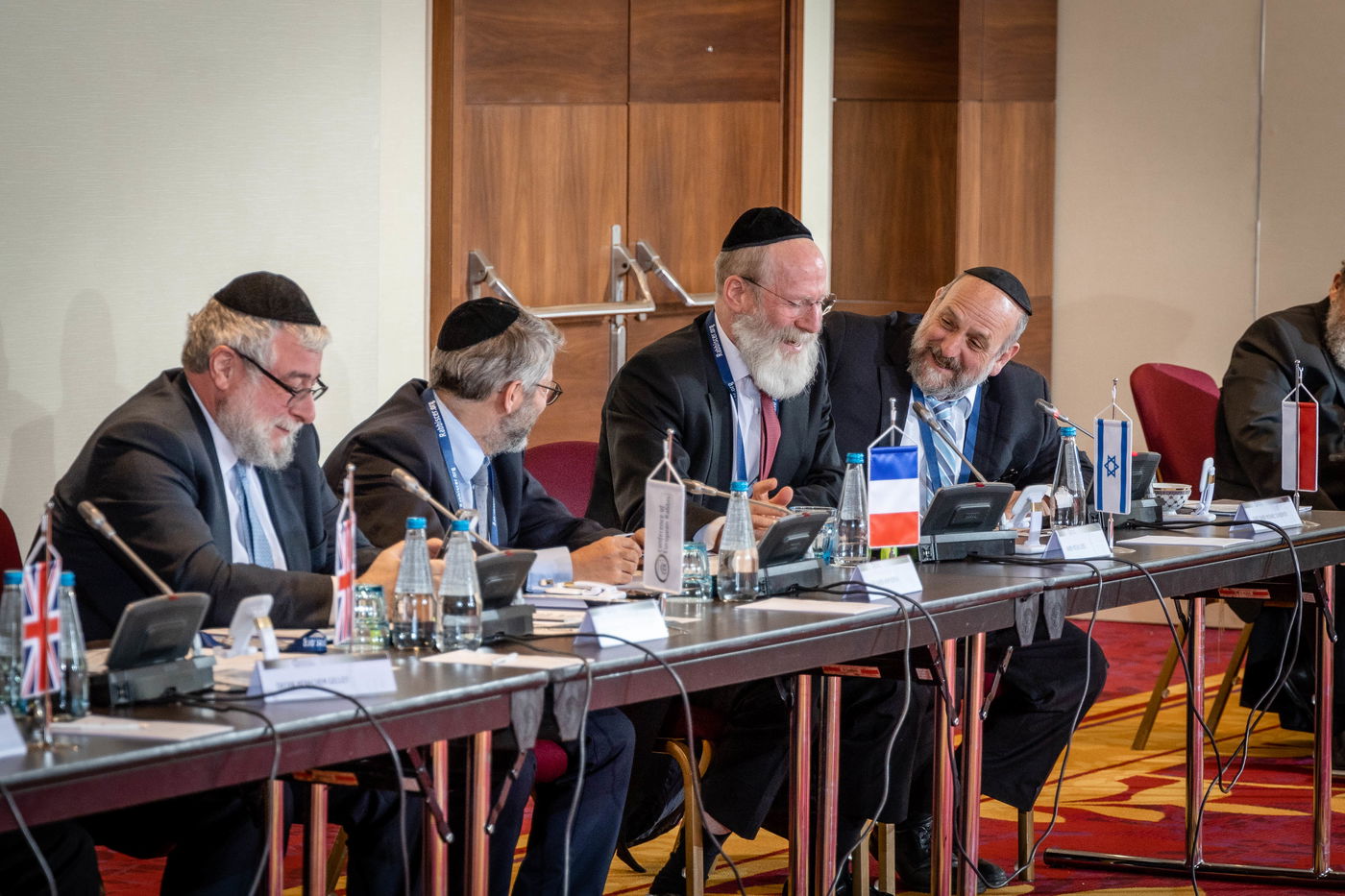 רבני ודייני אירופה קוראים למוסדות האיחוד האירופי לבלום

יוזמות חקיקה אנטישמיות 