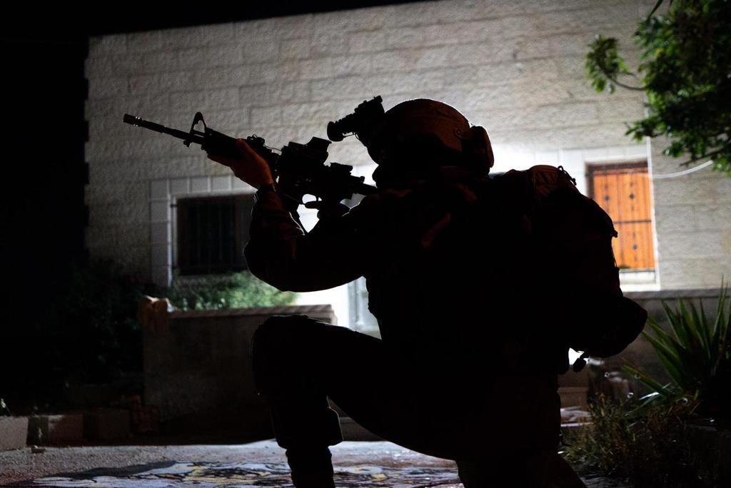 צה"ל הרס בתי מחבלים מהפיגועים באריאל ובכפר פונדק | צפו בתיעוד