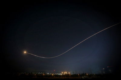 תמונת השבוע: שובל של 'כיפת ברזל' מעל שדרות