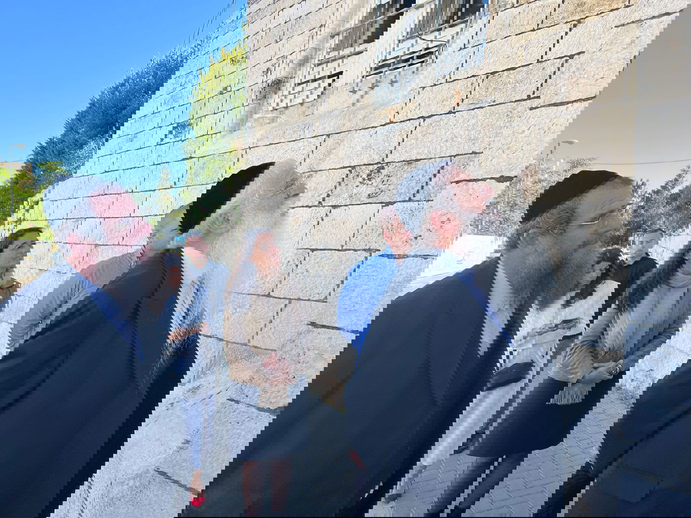 פרוש בסיור בקברי המלכים